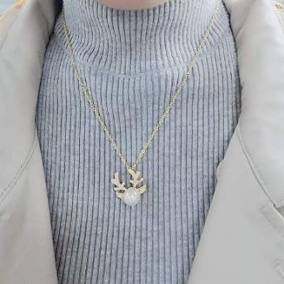 Pearl Deer Necklace (Gold) - Picture 1 of 6